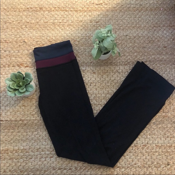 Lululemon reversible yoga pants - Picture 2 of 5